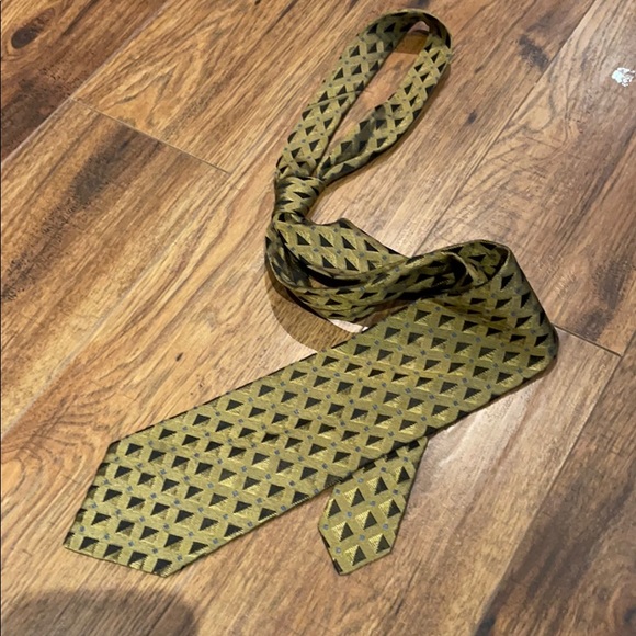 Necktie - Picture 2 of 3